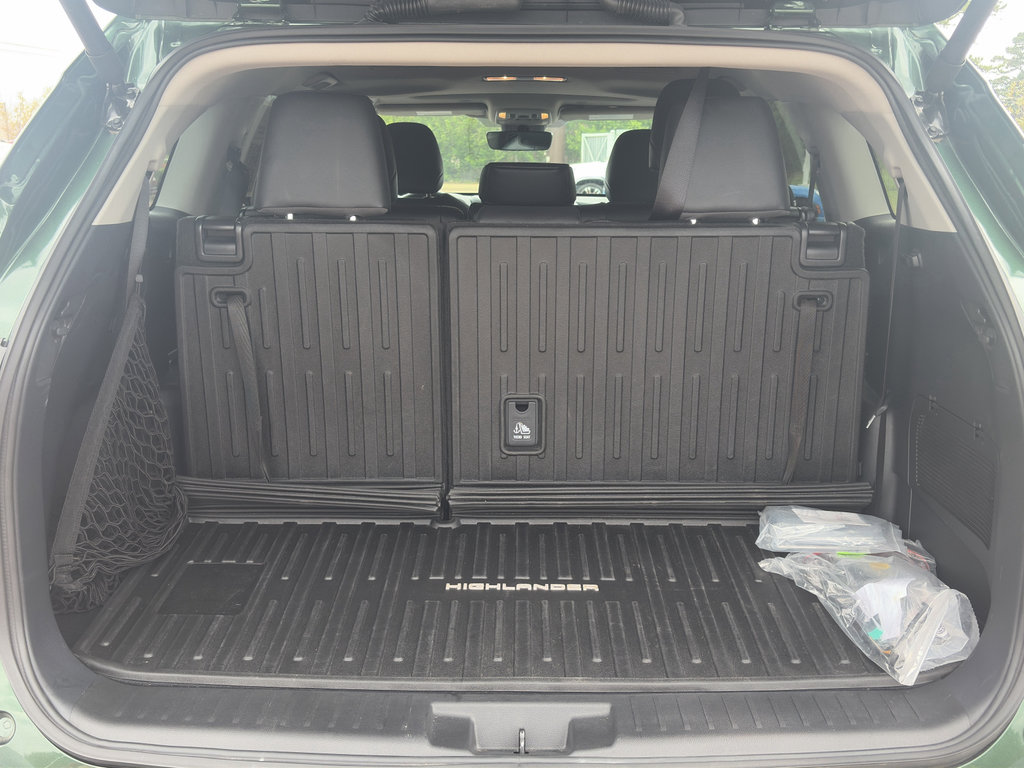 Certified 2025 Toyota Highlander XLE image 16