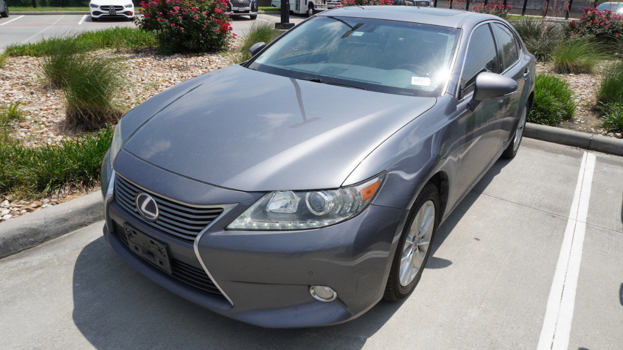 Used 2013 Lexus ES 300h w/ Premium Pkg
