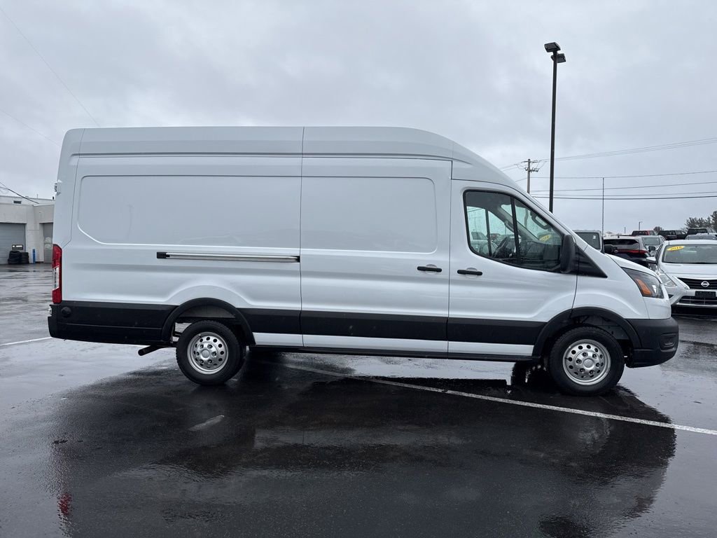 Used 2025 Ford Transit 250 148 High Roof Extended AWD image 2