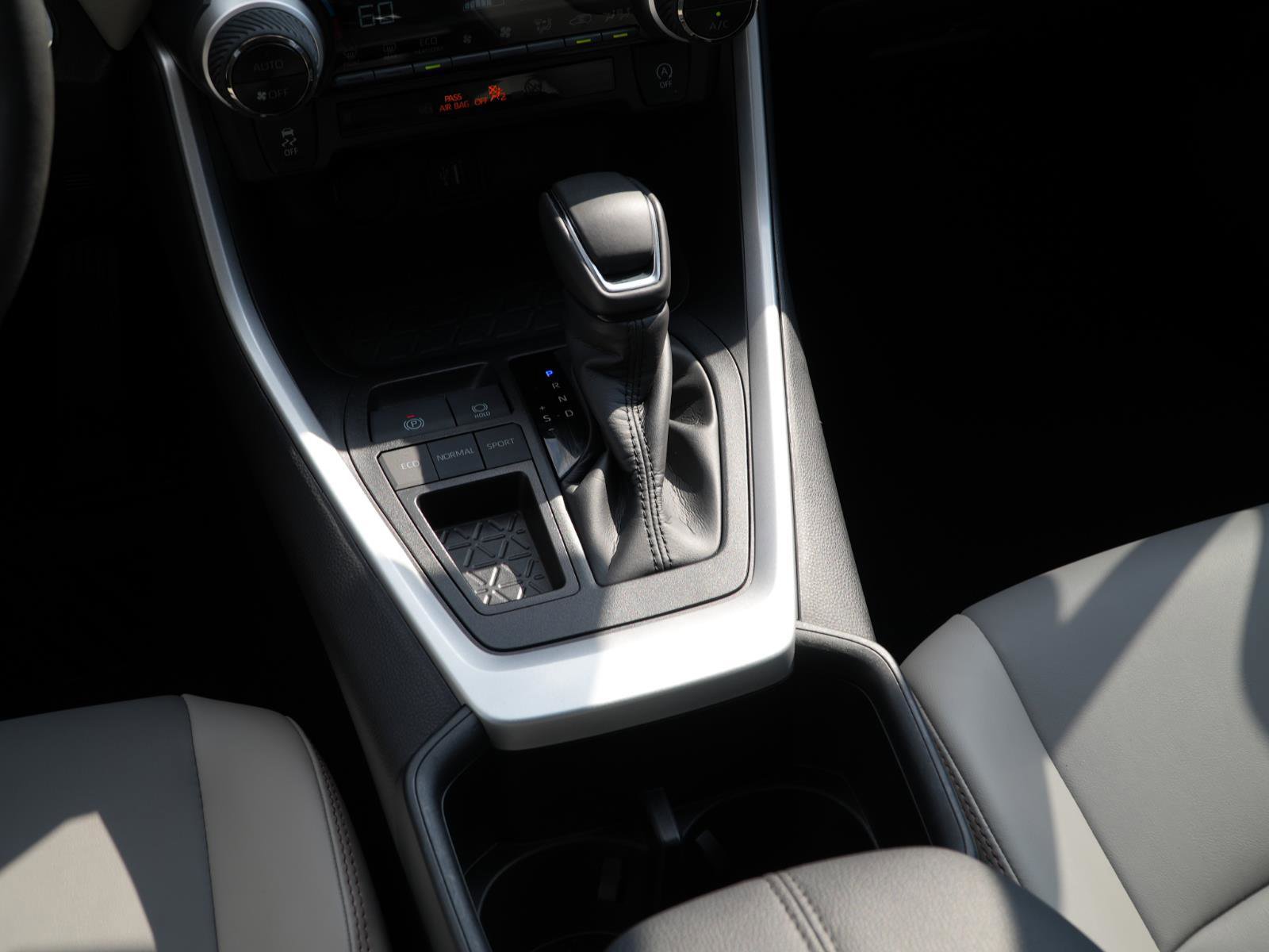 Used 2025 Toyota RAV4 XLE Premium image 26