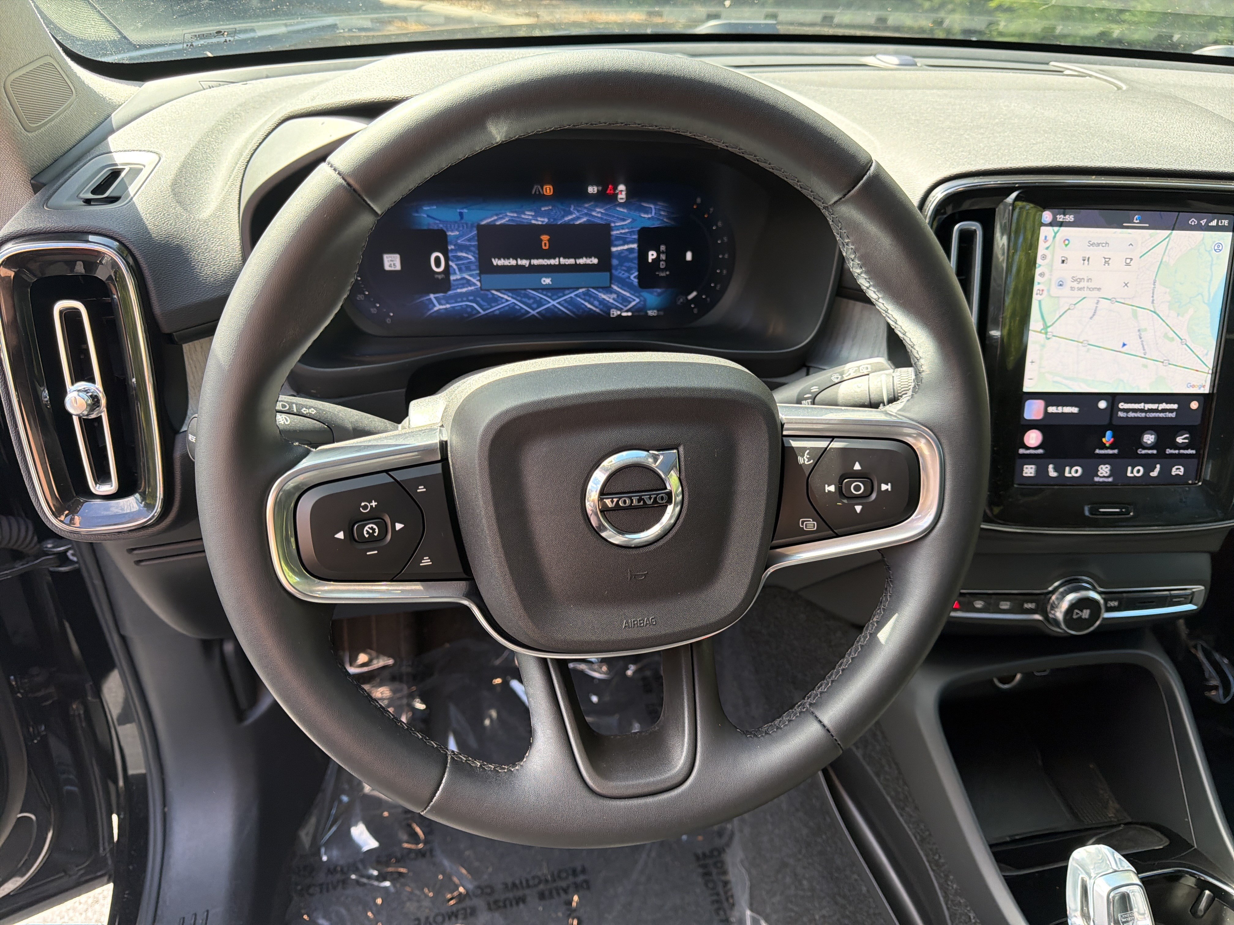 Used 2025 Volvo XC40 B5 Plus AWD/4WD image 18