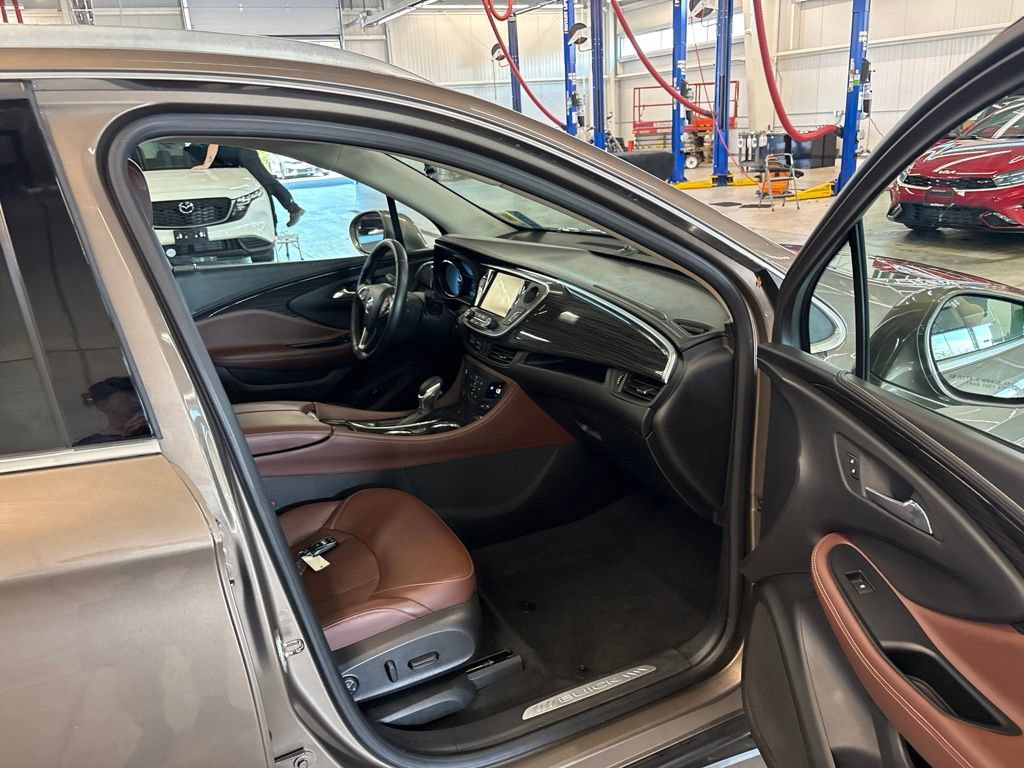 Used 2017 Buick Envision Essence AWD/4WD image 17