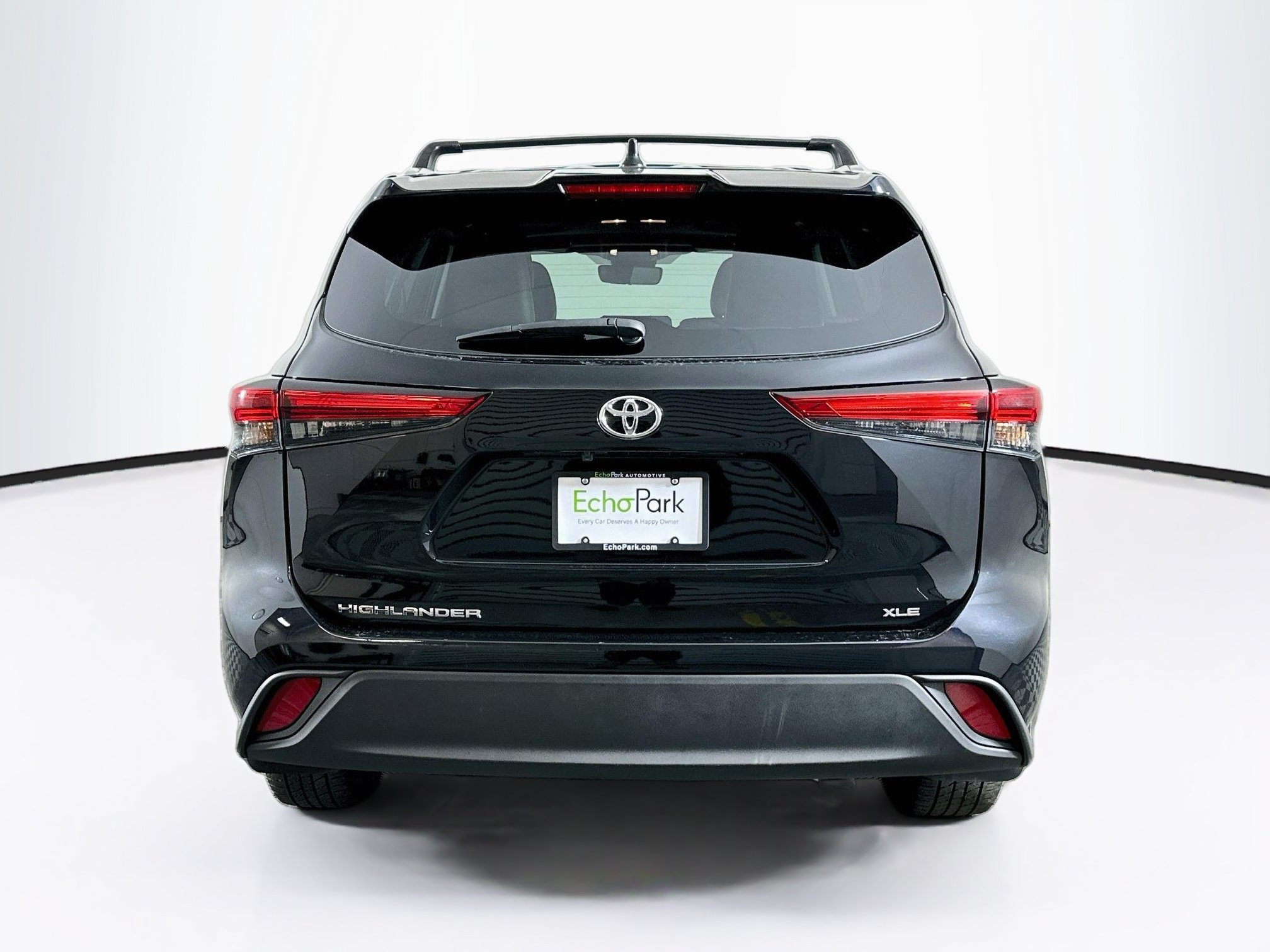 Used 2023 Toyota Highlander XLE FWD image 7
