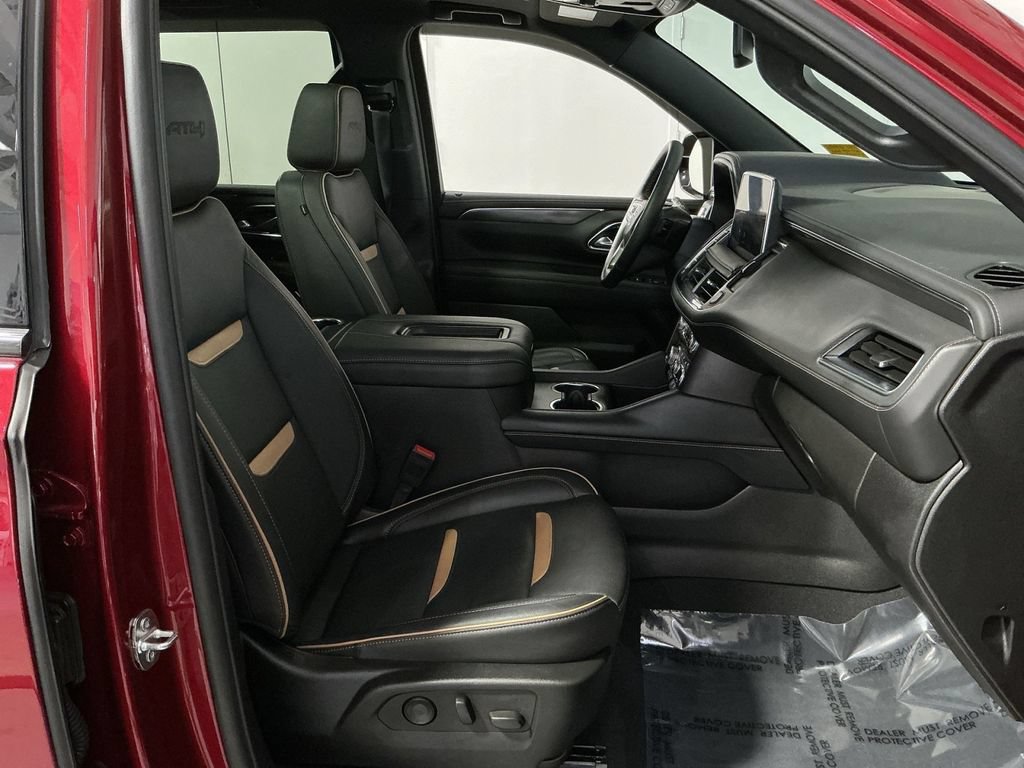 Used 2024 GMC Yukon AT4 w/ Technology Package AWD/4WD image 28