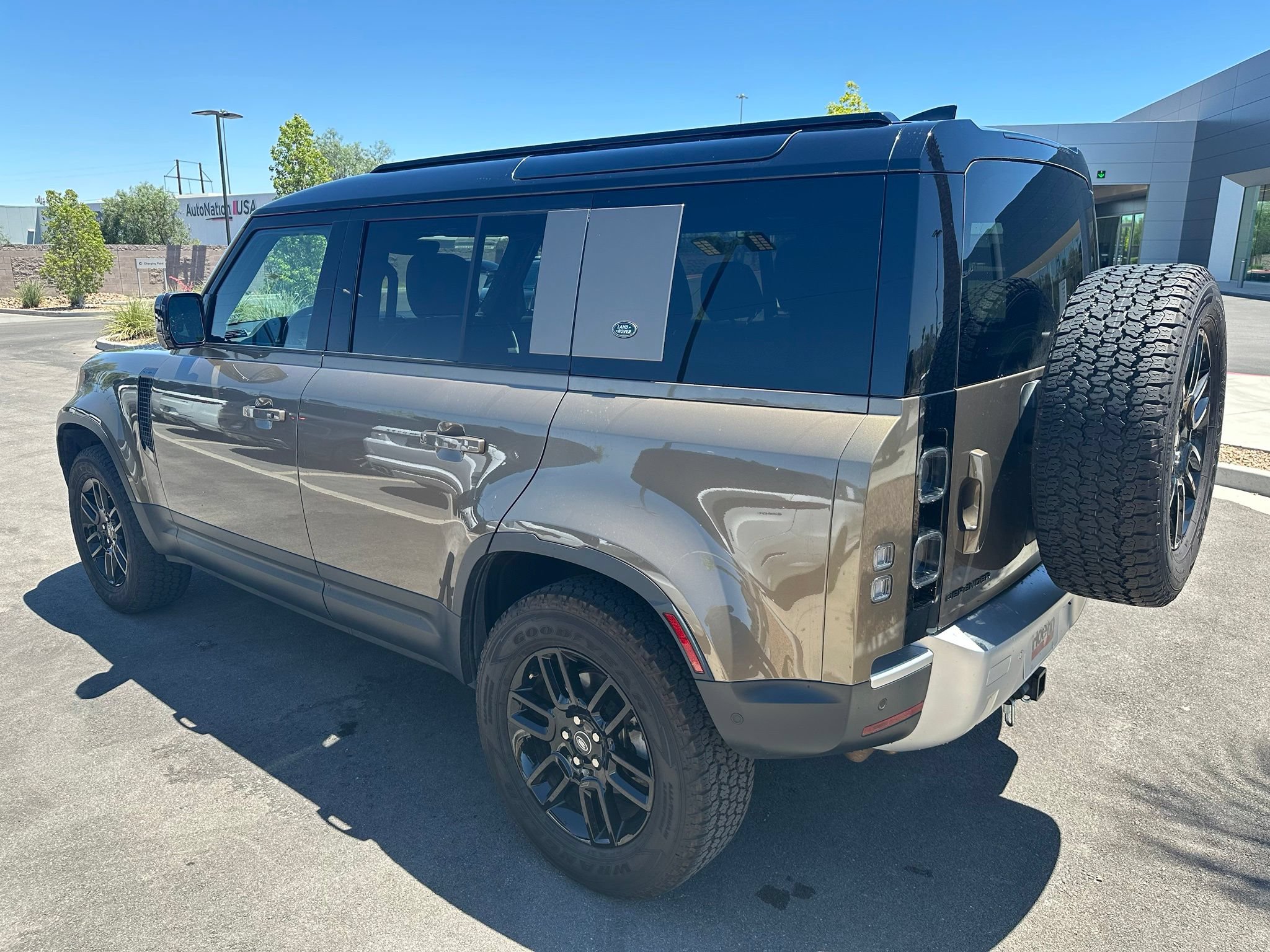 Used 2023 Land Rover Defender 110 S AWD/4WD image 12