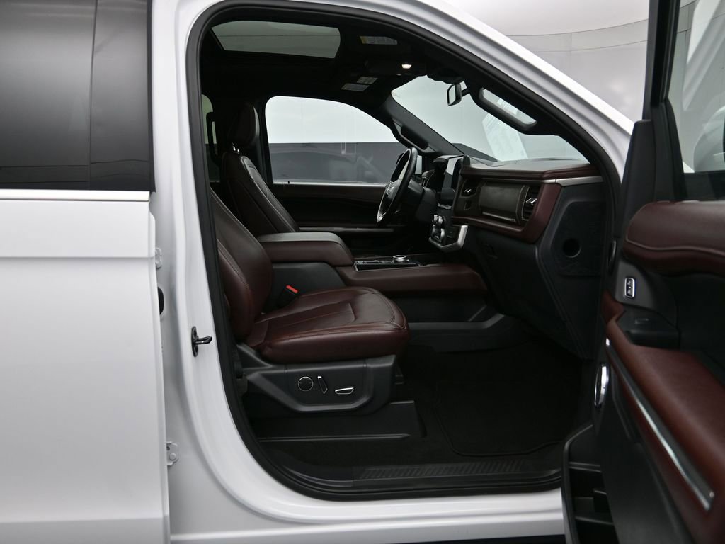 Used 2023 Ford Expedition Max Limited image 30