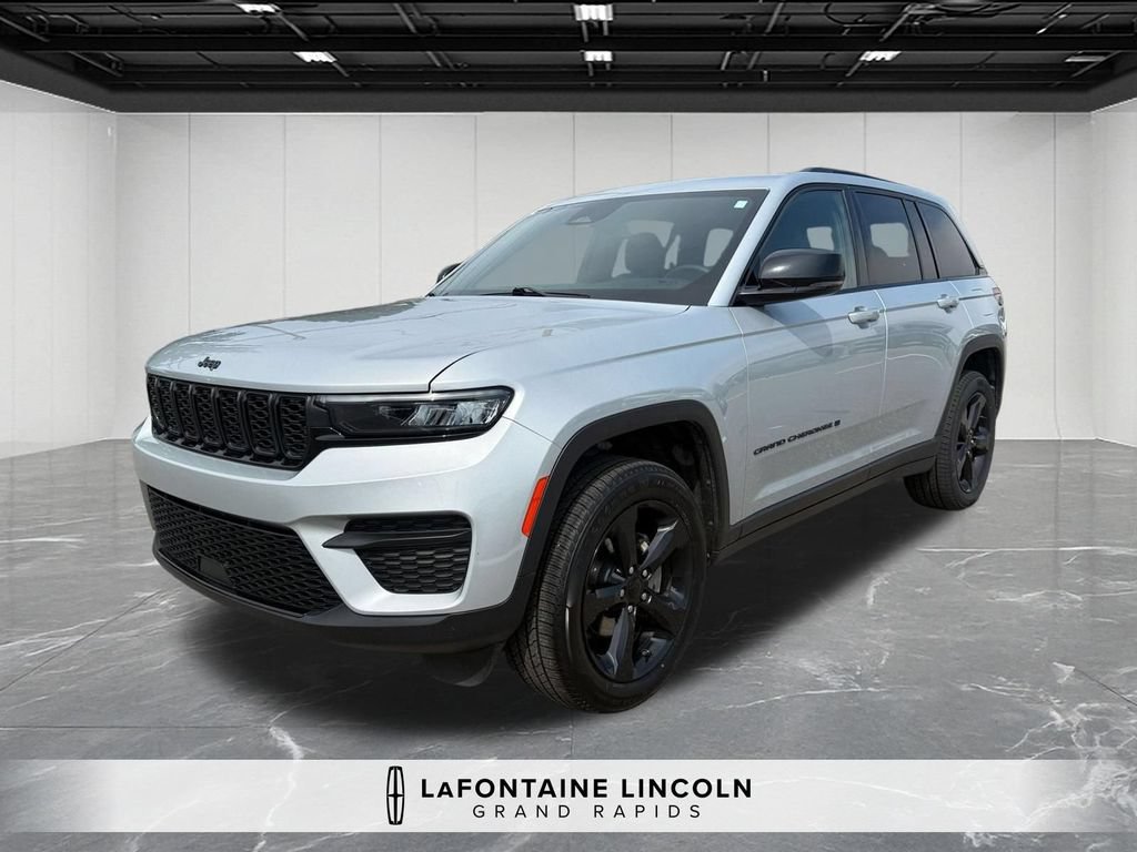Used 2023 Jeep Grand Cherokee Altitude
