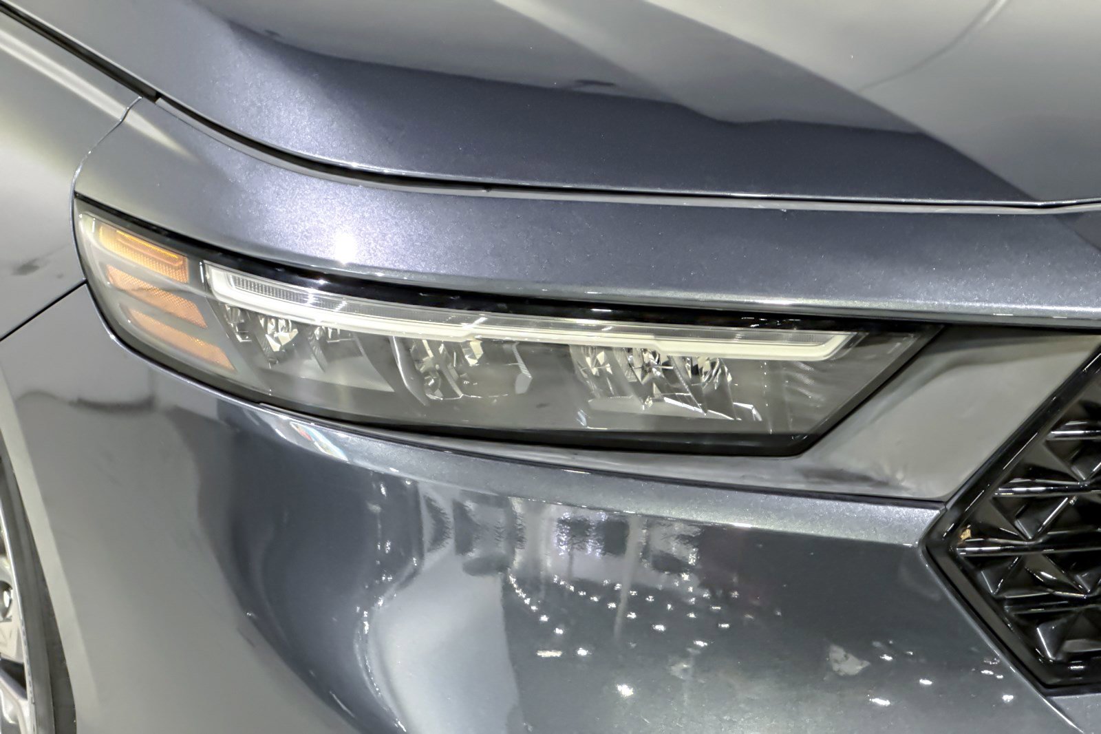 Used 2023 Honda Accord EX image 11