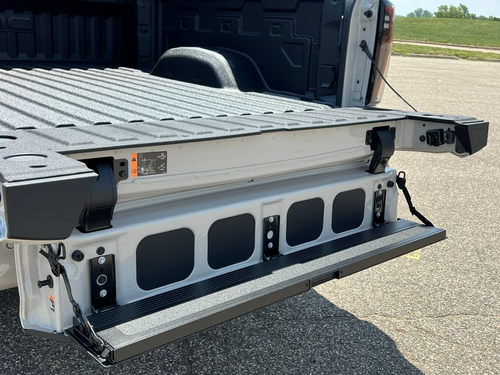 New 2026 GMC Sierra 2500 AT4 w/ AT4 Premium Plus Package AWD/4WD image 9