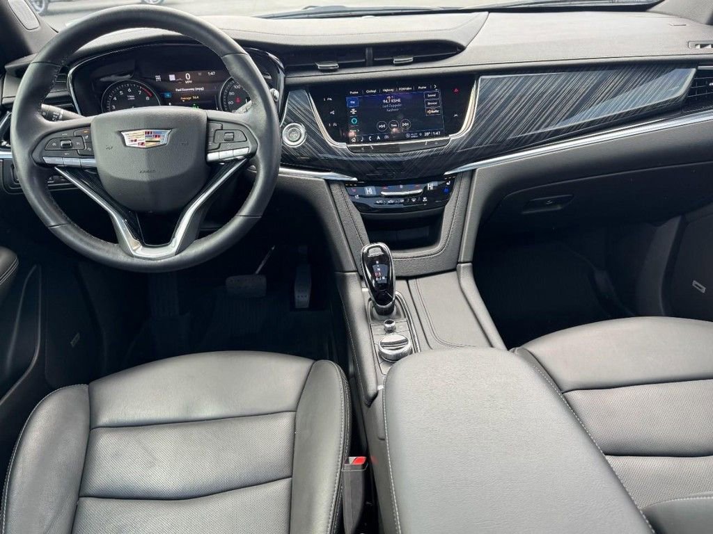 Used 2024 Cadillac XT6 Premium Luxury w/ Technology Package image 13