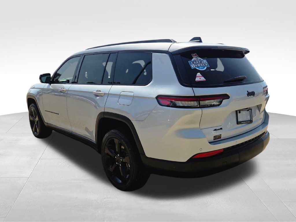 Used 2023 Jeep Grand Cherokee L Laredo AWD/4WD image 5