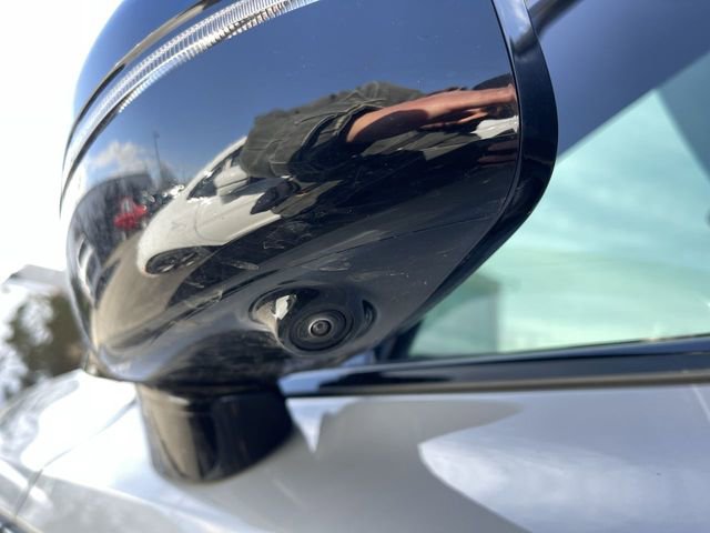 Used 2025 Kia Sorento SX image 3