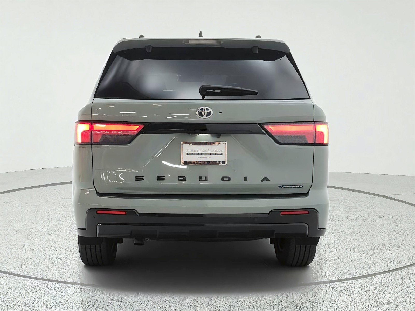 Used 2025 Toyota Sequoia Limited w/ Tow Technology Package AWD/4WD image 6