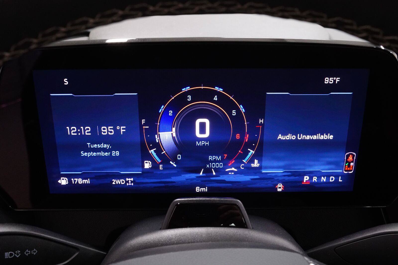 New 2027 Chevrolet Traverse Z71 w/ Enhanced Driving Package AWD/4WD image 13