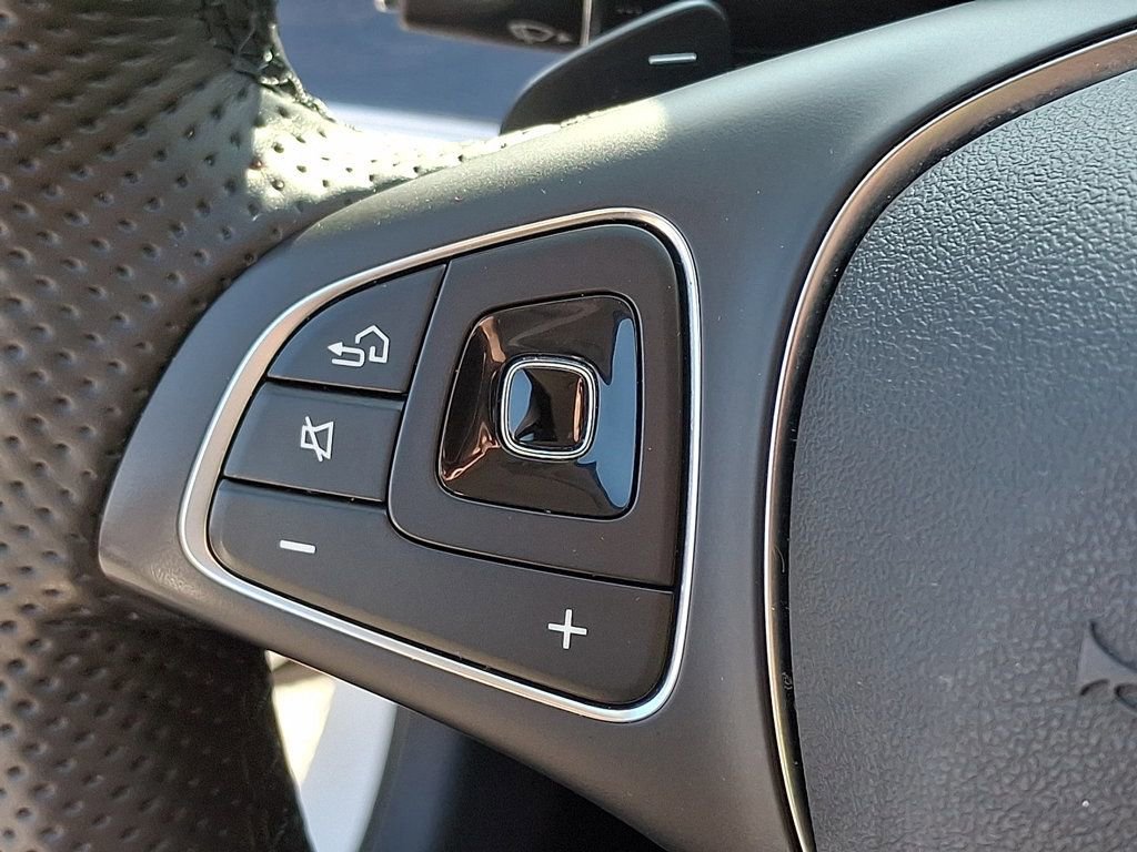 Used 2017 Mercedes-Benz E 300 image 21