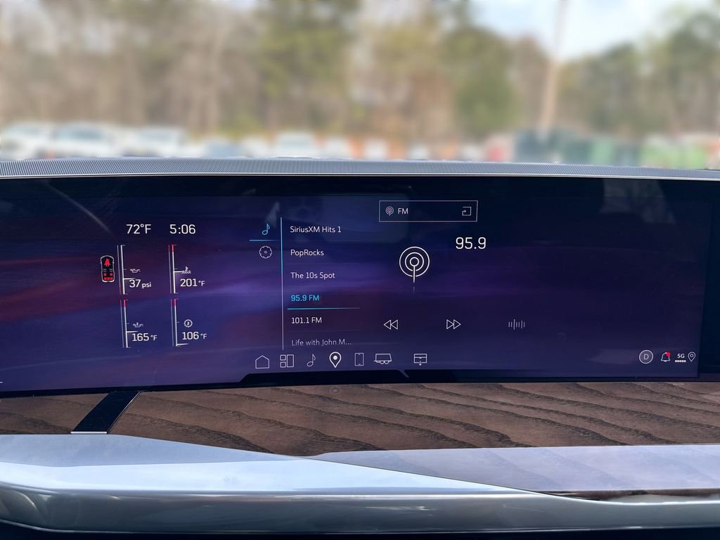 Used 2025 Cadillac Escalade Premium Luxury Platinum image 26