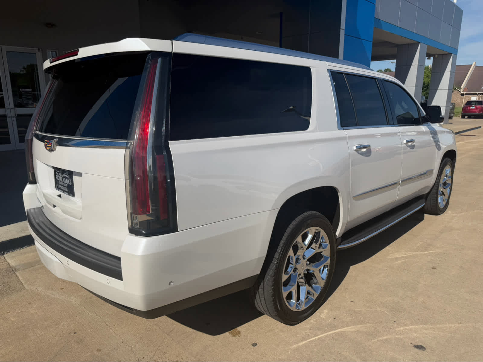 Used 2020 Cadillac Escalade ESV Premium Luxury AWD/4WD image 9