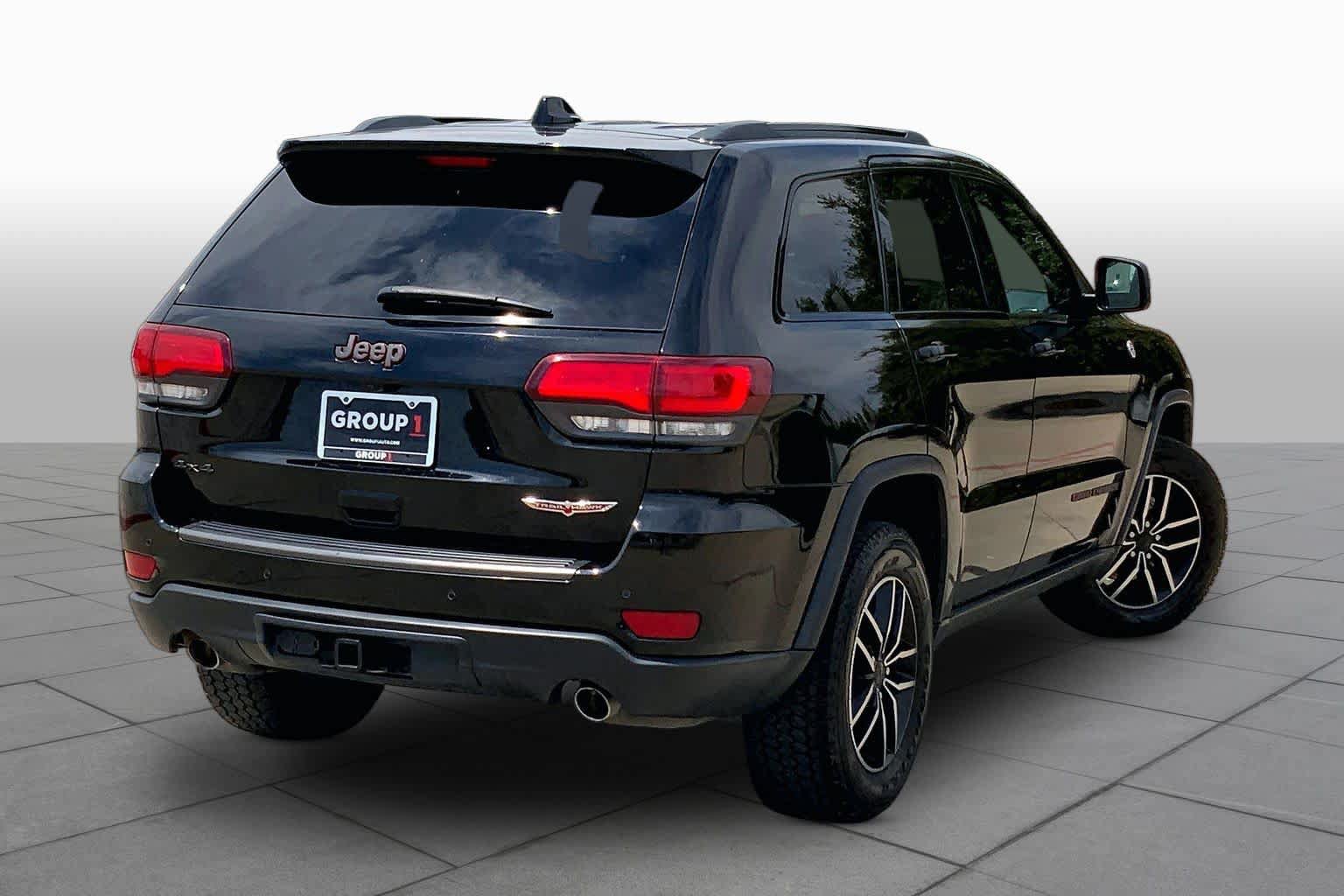 Used 2019 Jeep Grand Cherokee Trailhawk AWD/4WD image 12