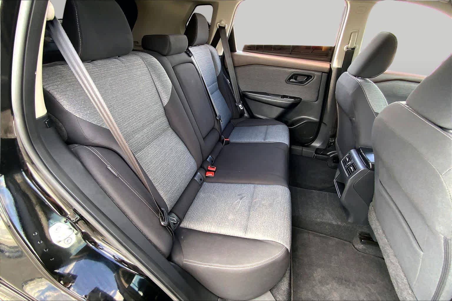Used 2021 Nissan Rogue S FWD image 19