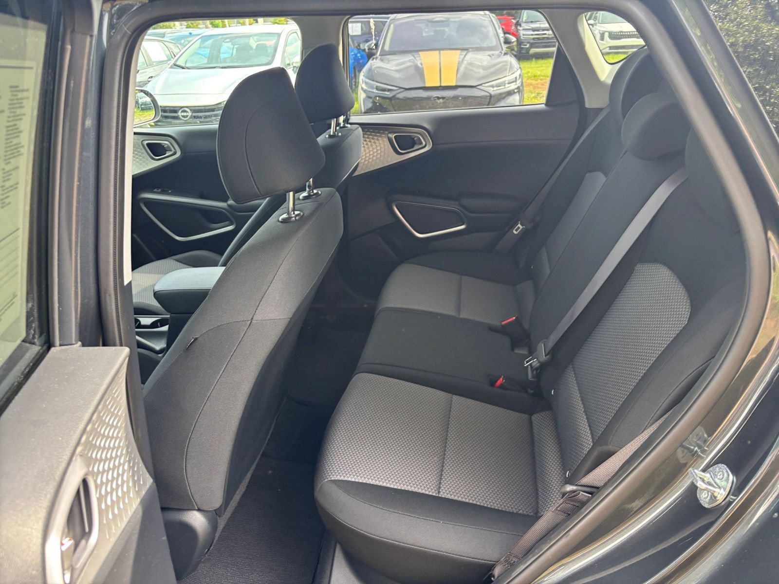 Used 2025 Kia Soul LX w/ LX Technology Package FWD image 22