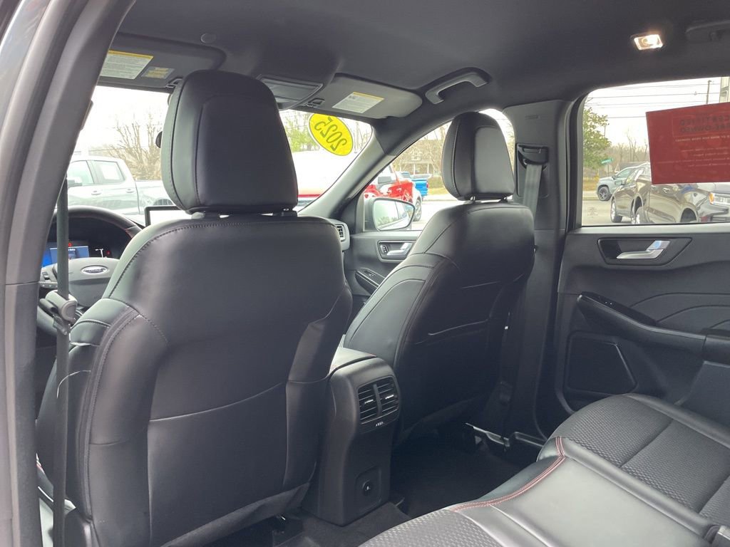 Used 2025 Ford Escape ST-Line w/ Equipment Group 301A image 42
