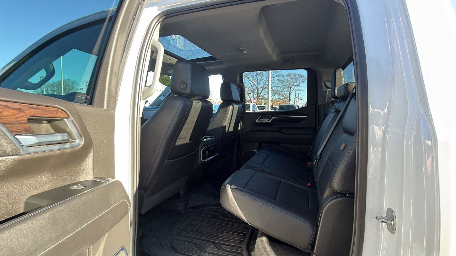 Used 2022 GMC Sierra 1500 SLT w/ SLT Premium Plus Package image 27