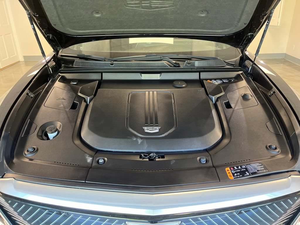 Certified 2024 Cadillac Lyriq Luxury AWD/4WD image 24