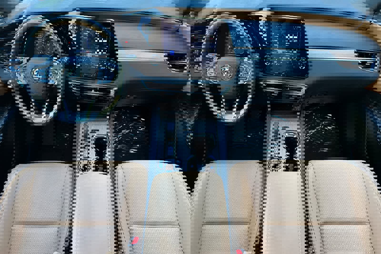 Used 2024 Lexus RX 350 Premium w/ Accessory Package (Z1) image 3