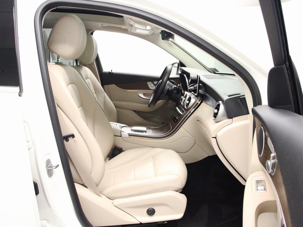 Used 2021 Mercedes-Benz GLC 300 4MATIC image 21