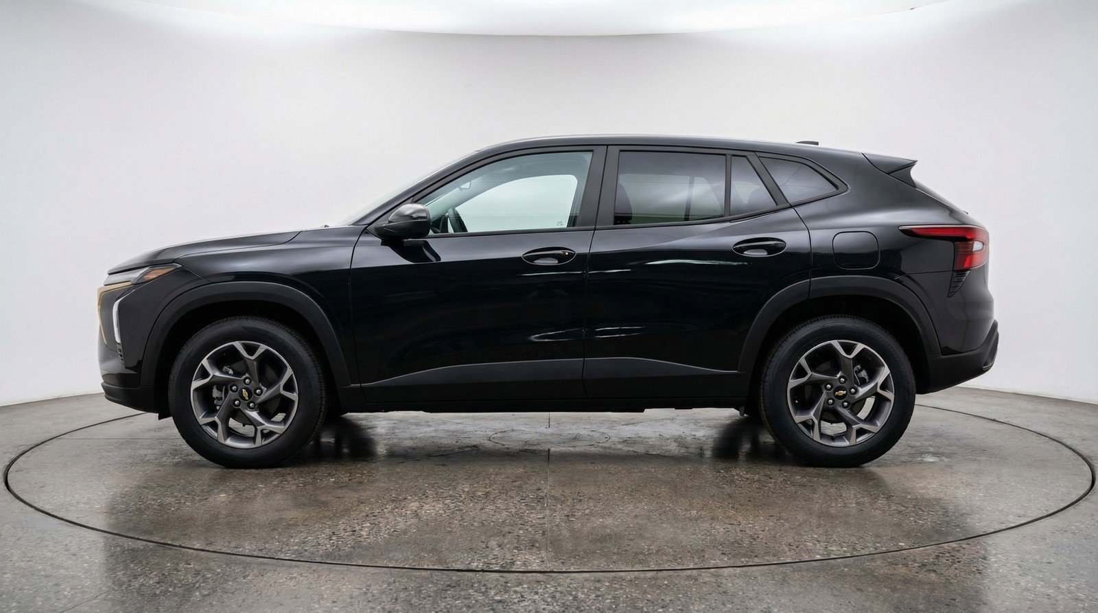 Used 2025 Chevrolet Trax LT FWD image 5