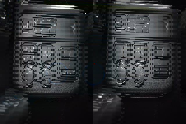 New 2026 Chevrolet Suburban Premier image 34