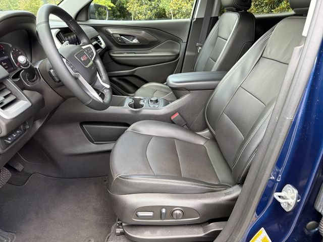 Used 2023 GMC Terrain SLT w/ Infotainment Package II FWD image 11