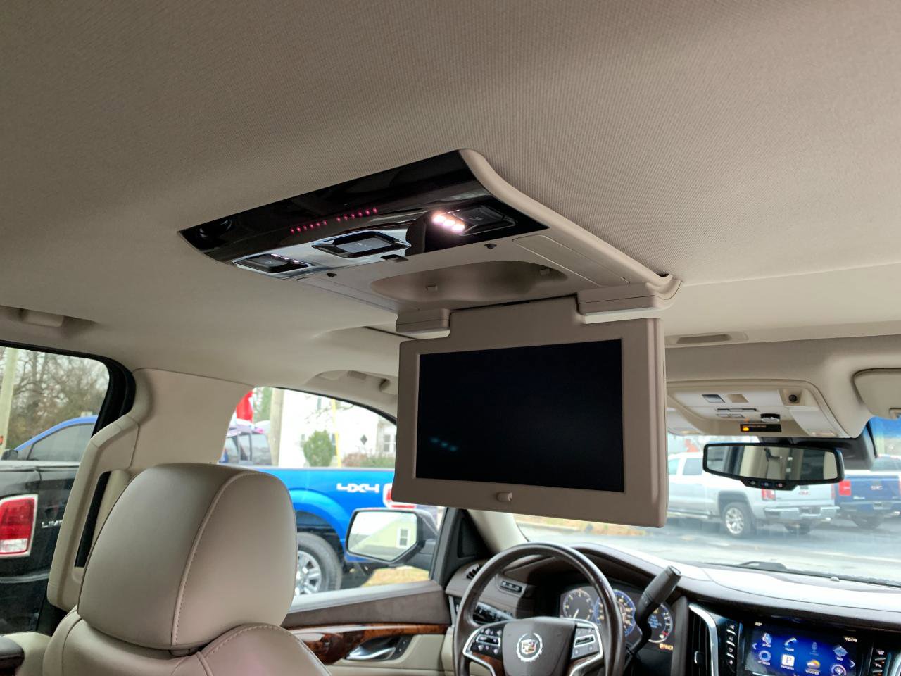 Used 2015 Cadillac Escalade ESV Premium image 42
