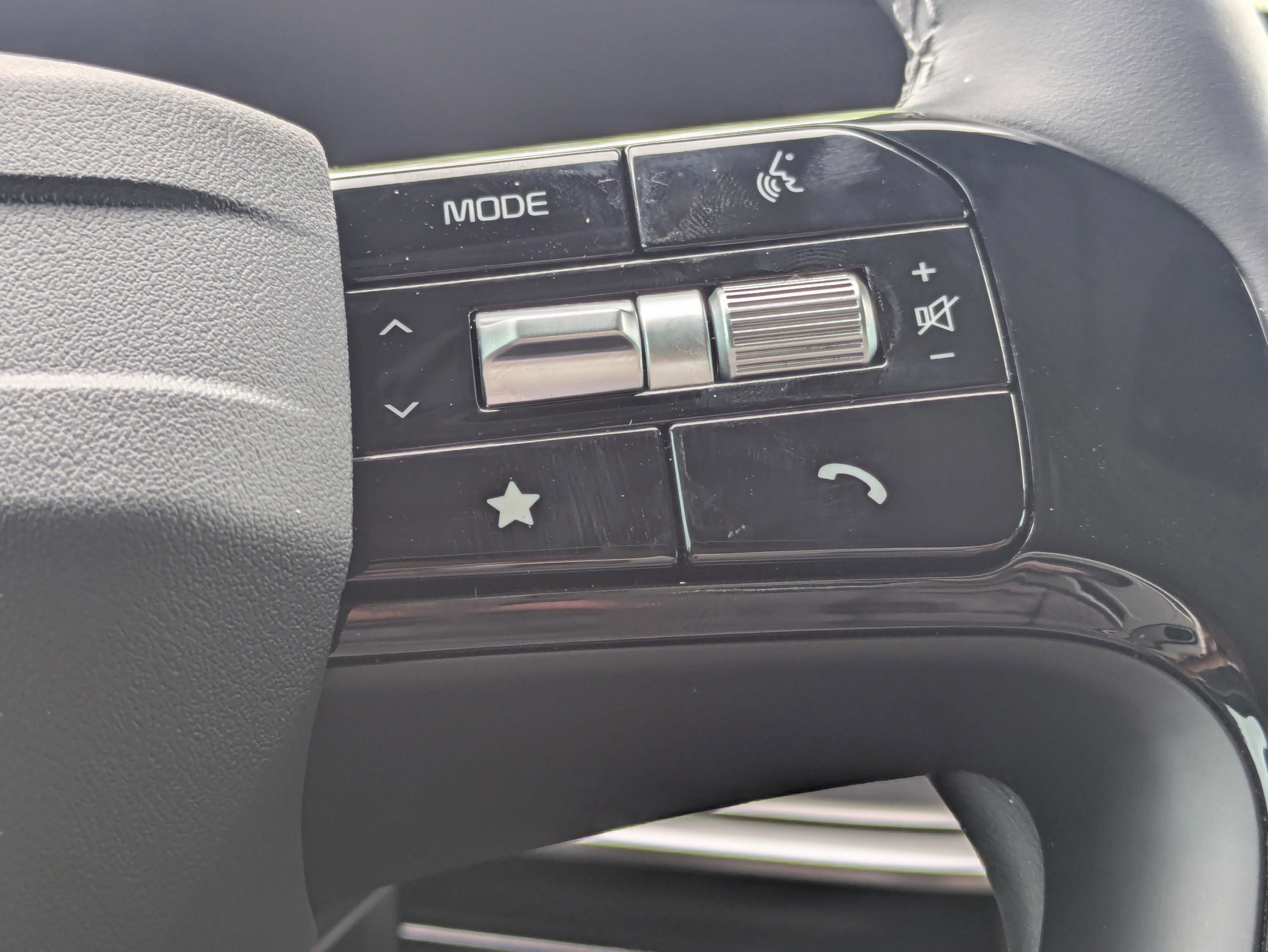 New 2026 Kia Sorento S FWD image 17