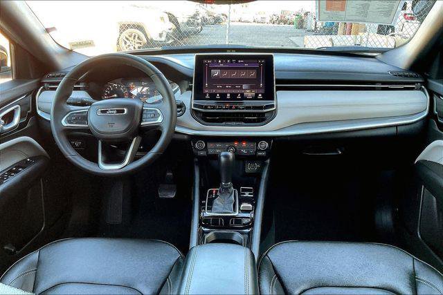 Certified 2025 Jeep Compass Limited image 15