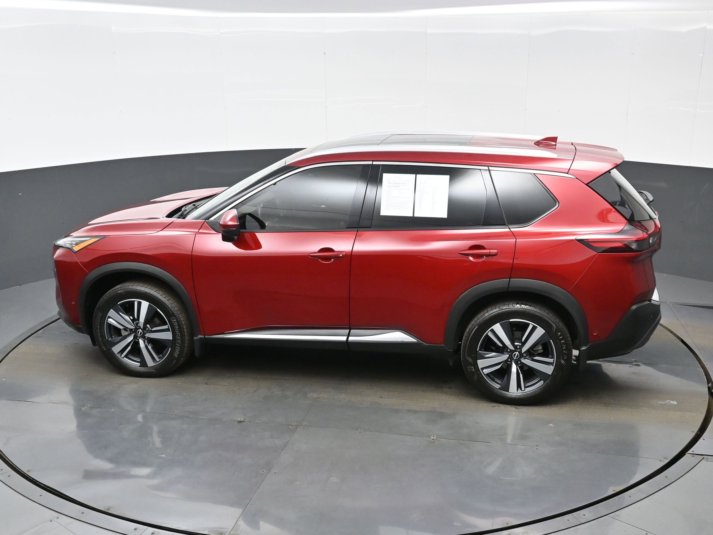 Used 2023 Nissan Rogue SL w/ SL Premium Package image 36