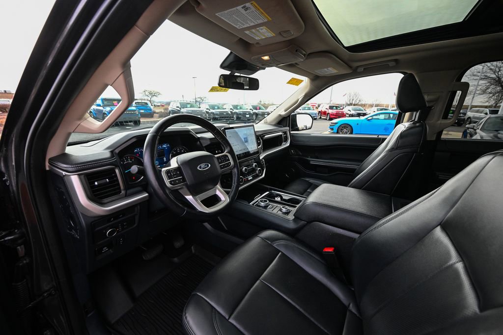 Used 2022 Ford Expedition Max XLT image 18