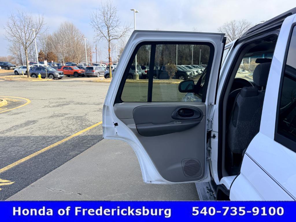 Used 2003 Chevrolet TrailBlazer LS w/ Preferred Equipment Group image 7