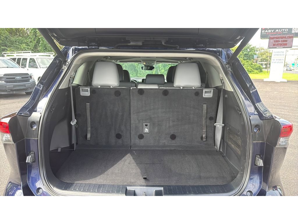 Used 2020 Toyota Highlander XLE image 35