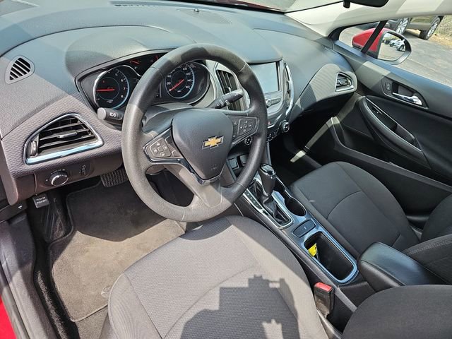 Used 2017 Chevrolet Cruze LT w/ Convenience Package FWD image 11