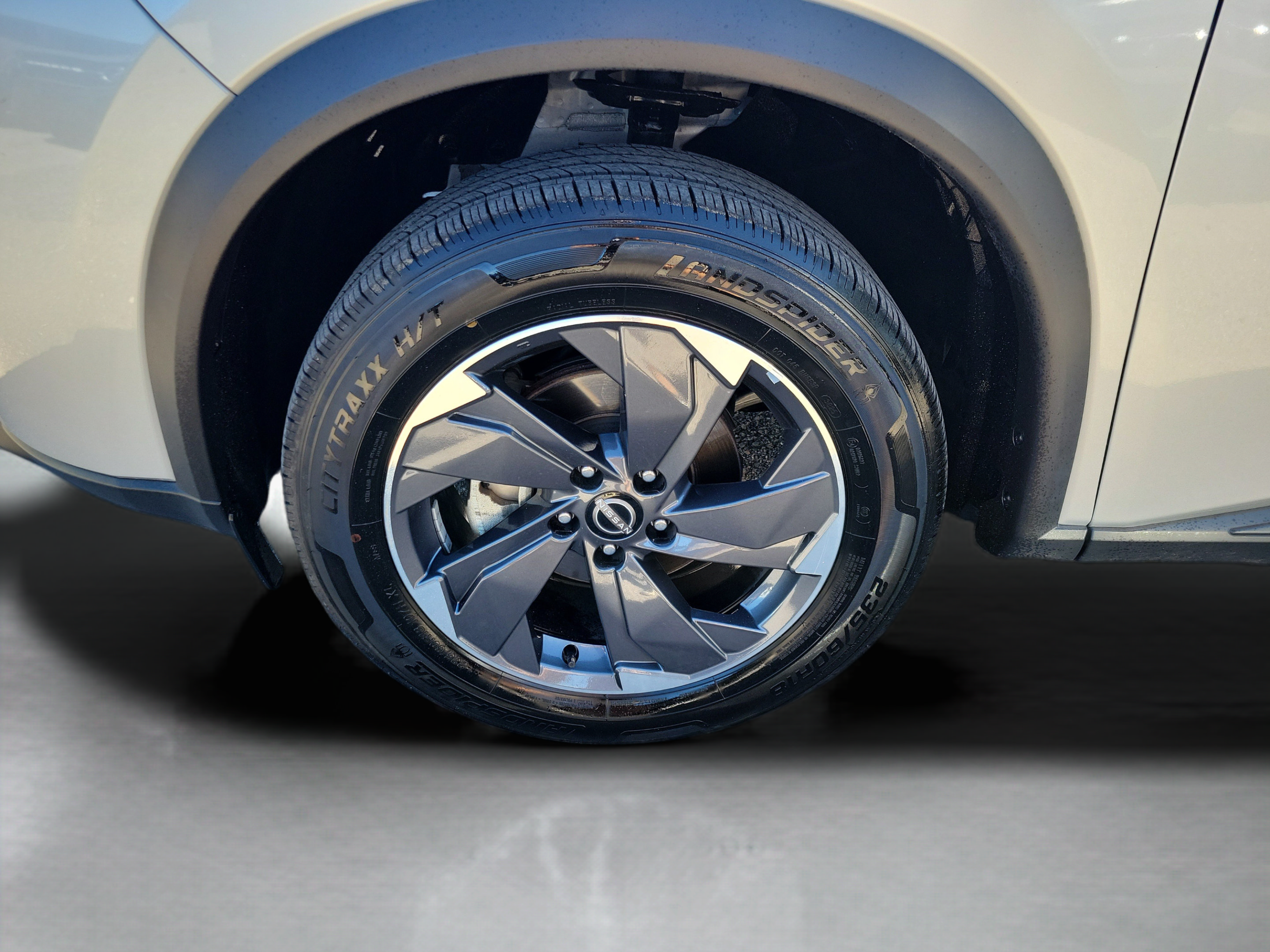 Used 2025 Nissan Rogue SV FWD image 6
