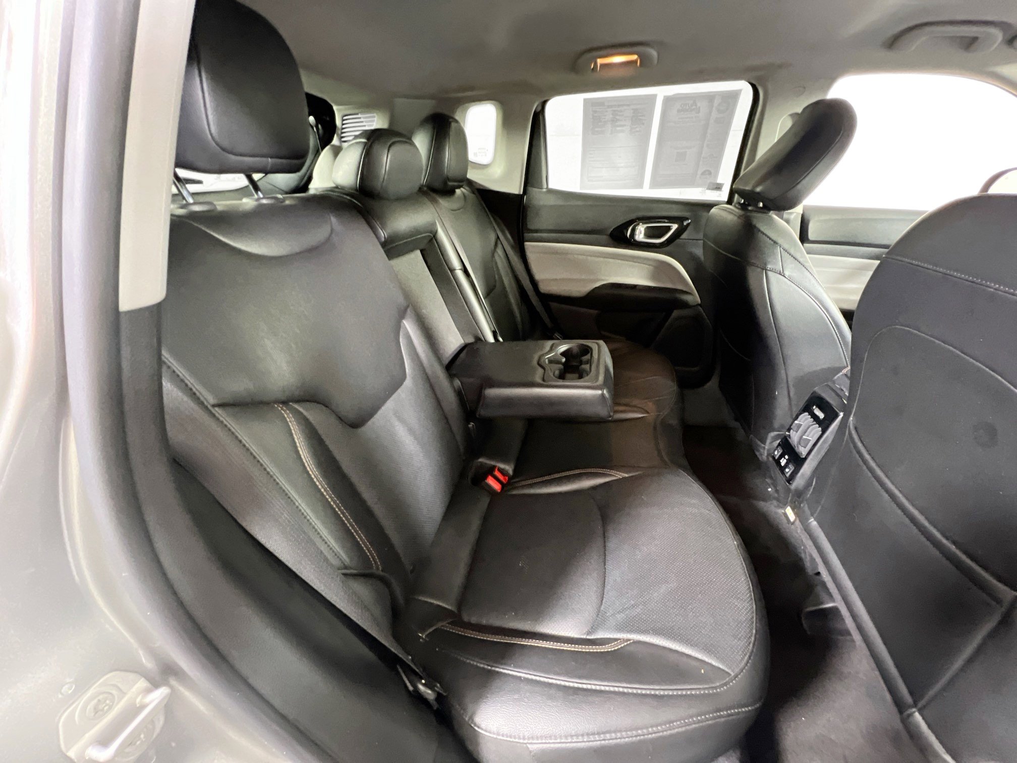 Used 2022 Jeep Compass Limited w/ Elite Group AWD/4WD image 26