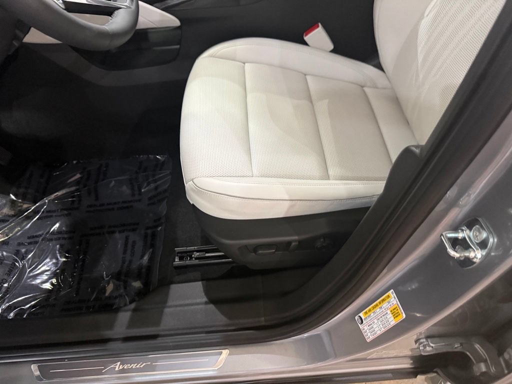 Used 2024 Buick Envision Avenir AWD/4WD image 12