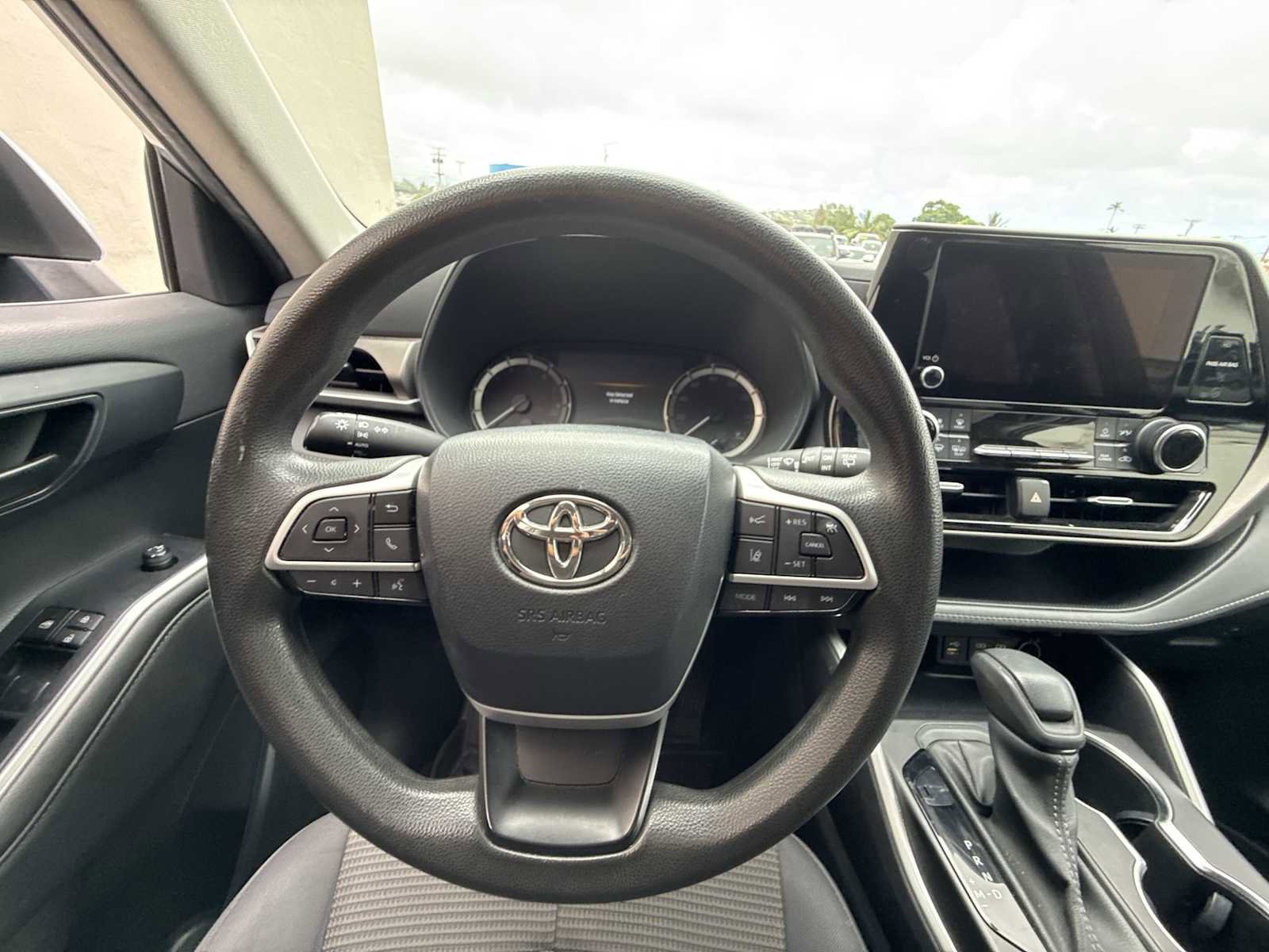 Used 2023 Toyota Highlander L FWD image 15