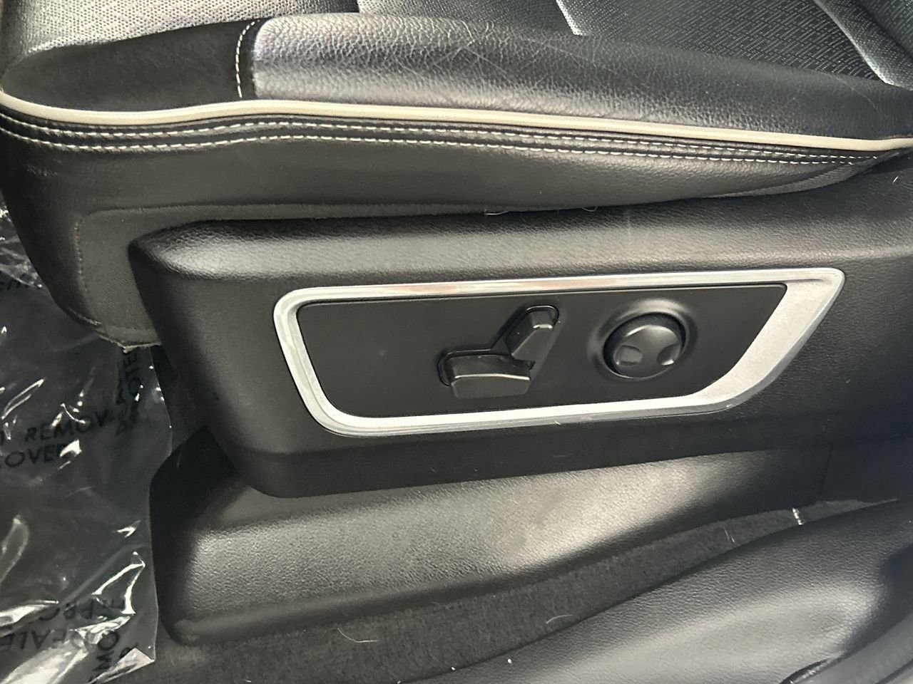 Used 2022 RAM 1500 Laramie w/ Sport Appearance Package image 19