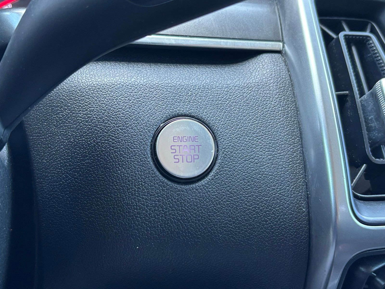 Used 2023 Kia Sorento S image 10