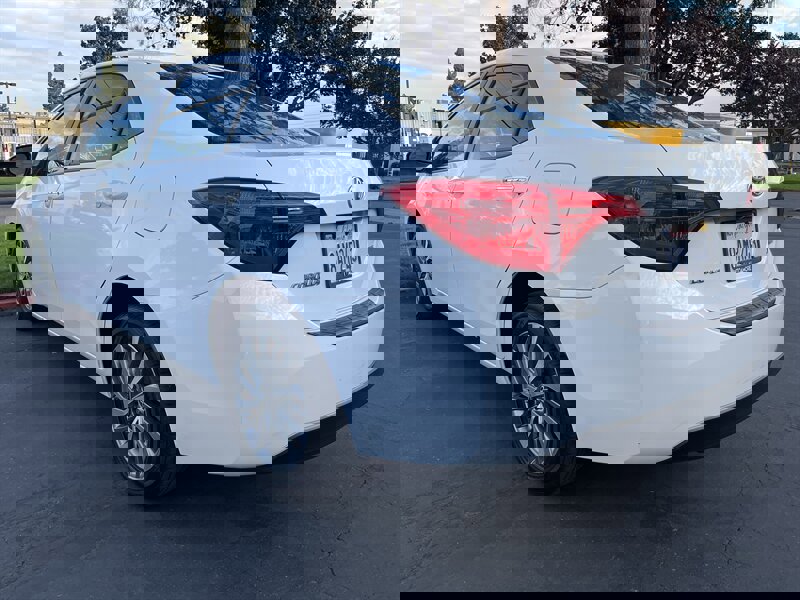 Used 2018 Toyota Corolla XLE w/ Carpet Mat Package (TMS) FWD image 9