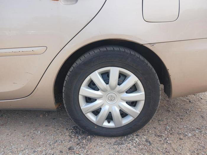 Used 2005 Toyota Camry LE FWD image 12