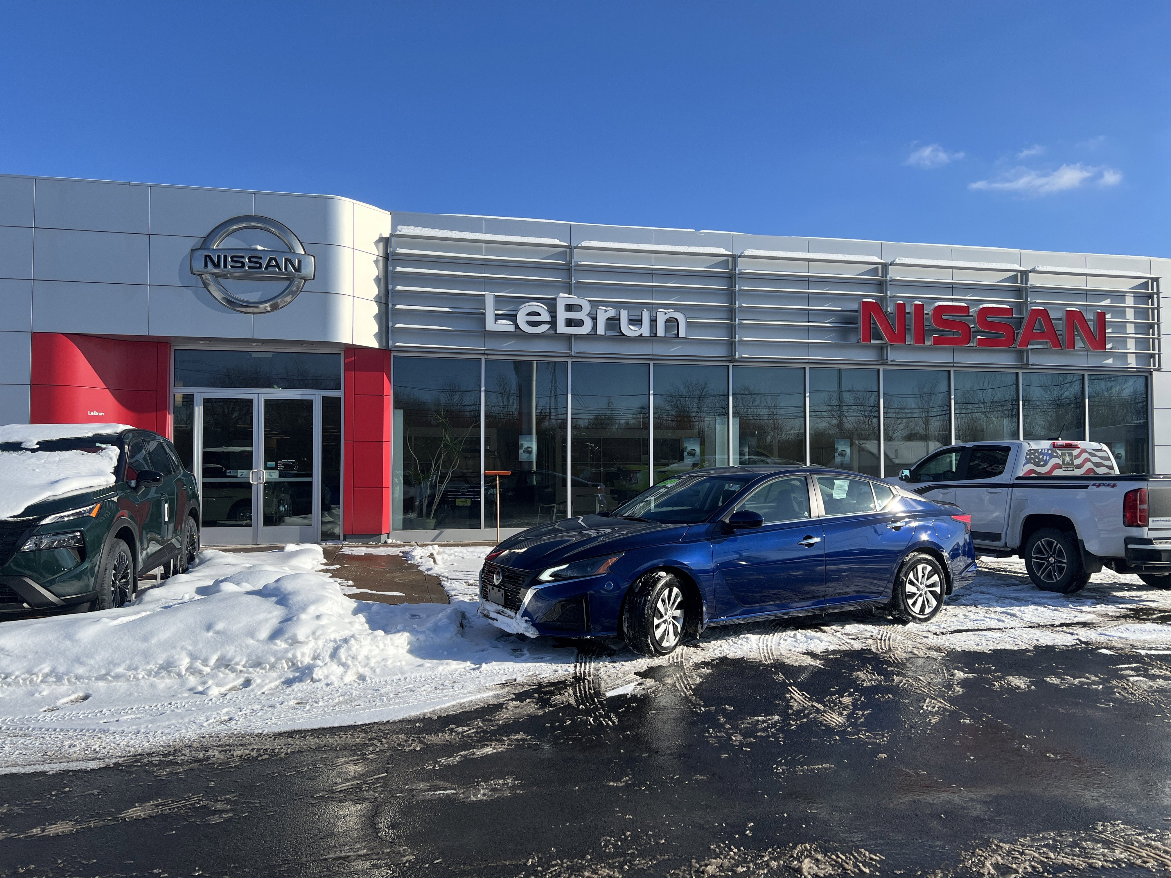 Used 2023 Nissan Altima 2.5 S image 1