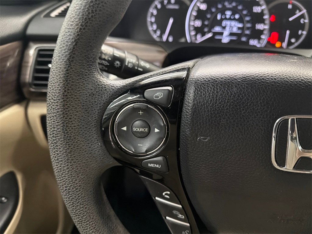 Used 2017 Honda Accord EX image 25